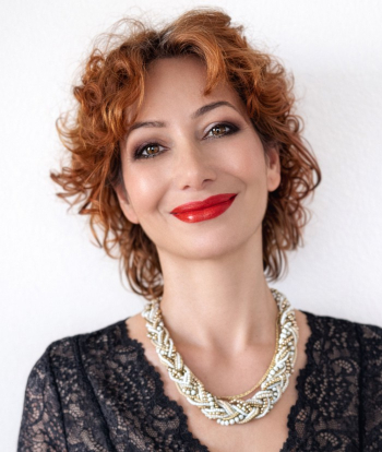 Tarot und Manifestationsberaterin Elisya